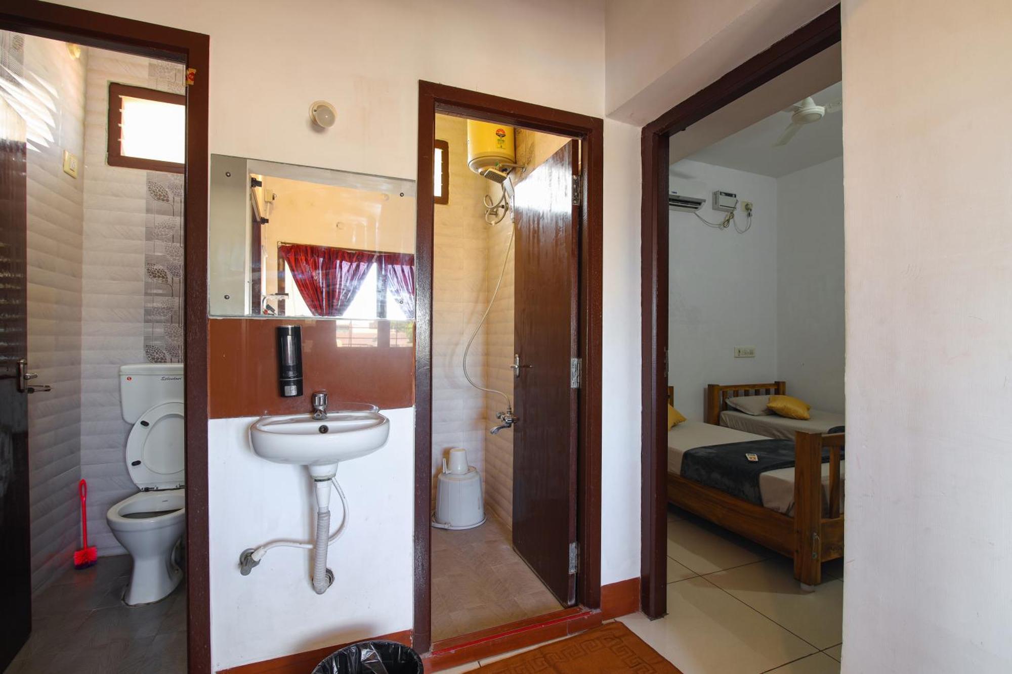 Manora Residency Hotel Pondicherry Bagian luar foto