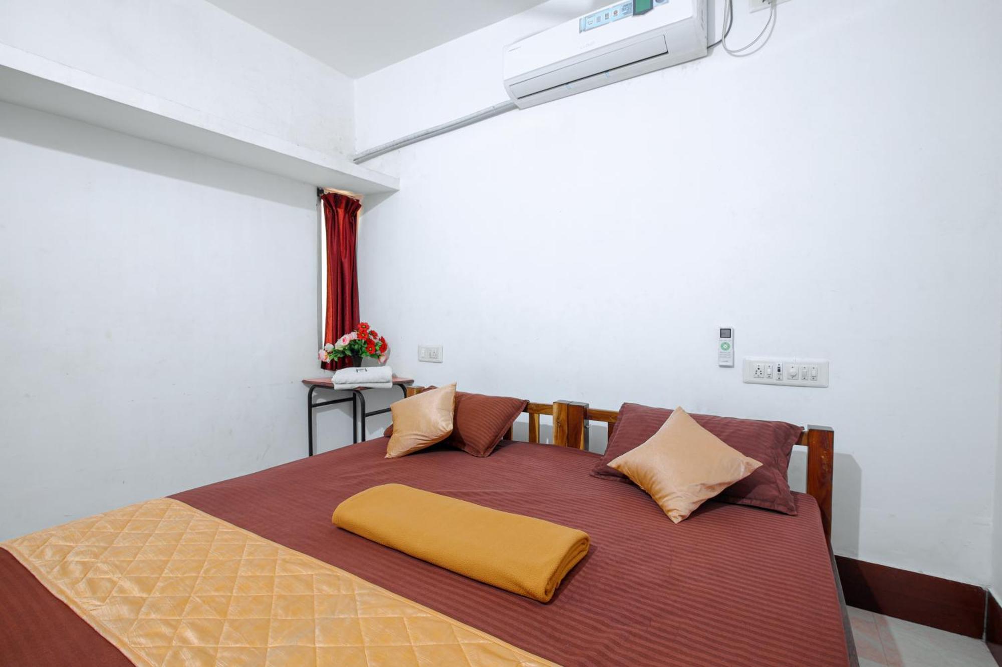 Manora Residency Hotel Pondicherry Bagian luar foto