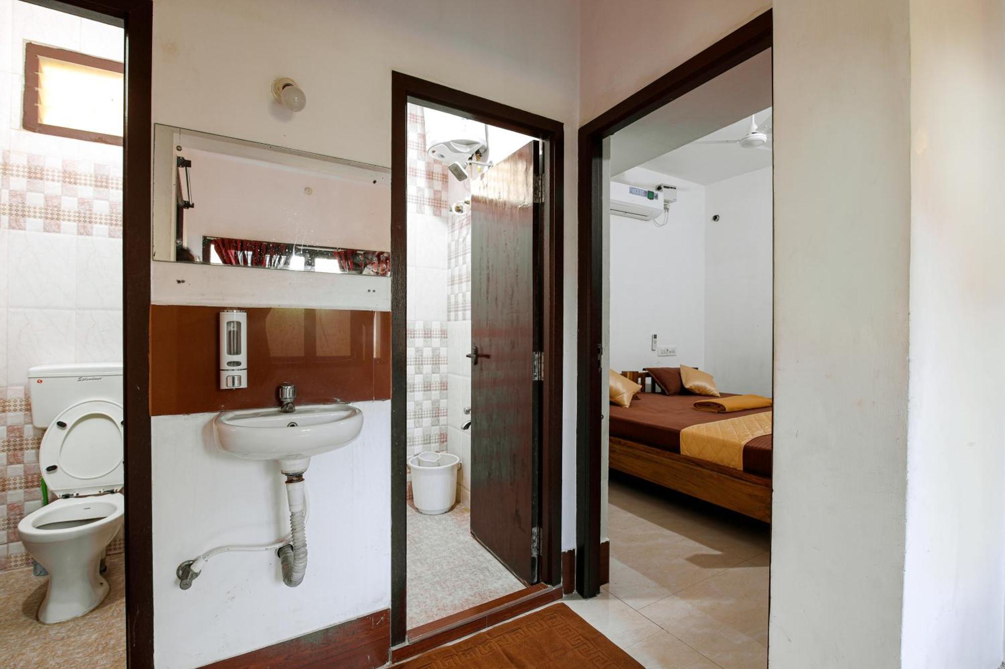 Manora Residency Hotel Pondicherry Bagian luar foto