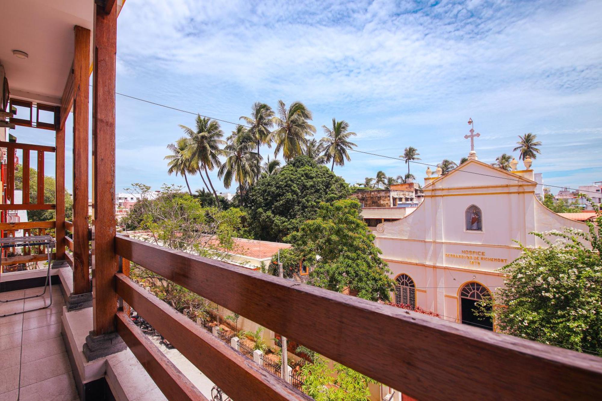 Manora Residency Hotel Pondicherry Bagian luar foto